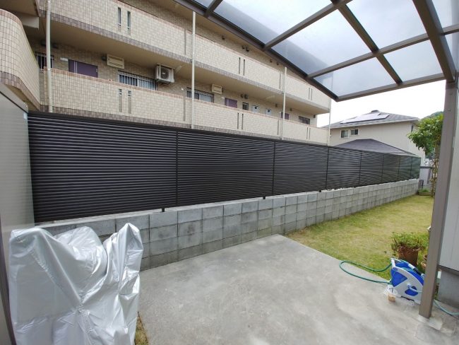目隠しフェンス＆ブロック塀設置工事完了後（左側からの写真）