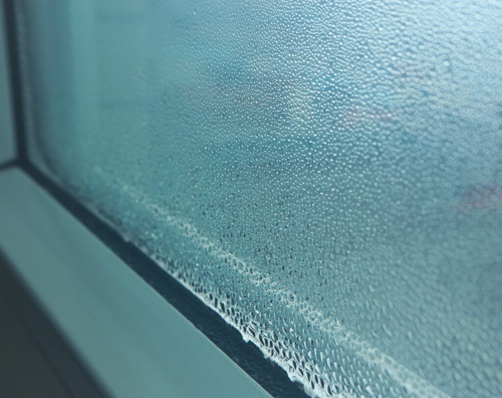 高断熱窓リフォームのメリット３：冬の結露を軽減
