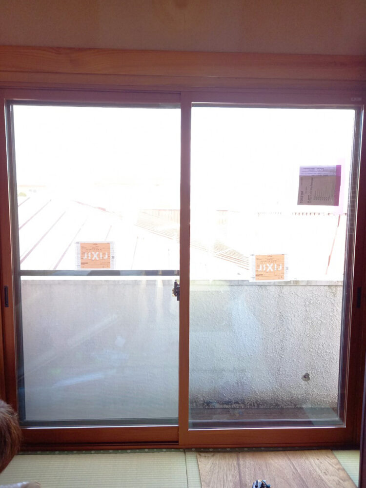 『先進的窓リノベ事業2023』内窓リフォーム工事後の掃き出し窓（2枚建）
