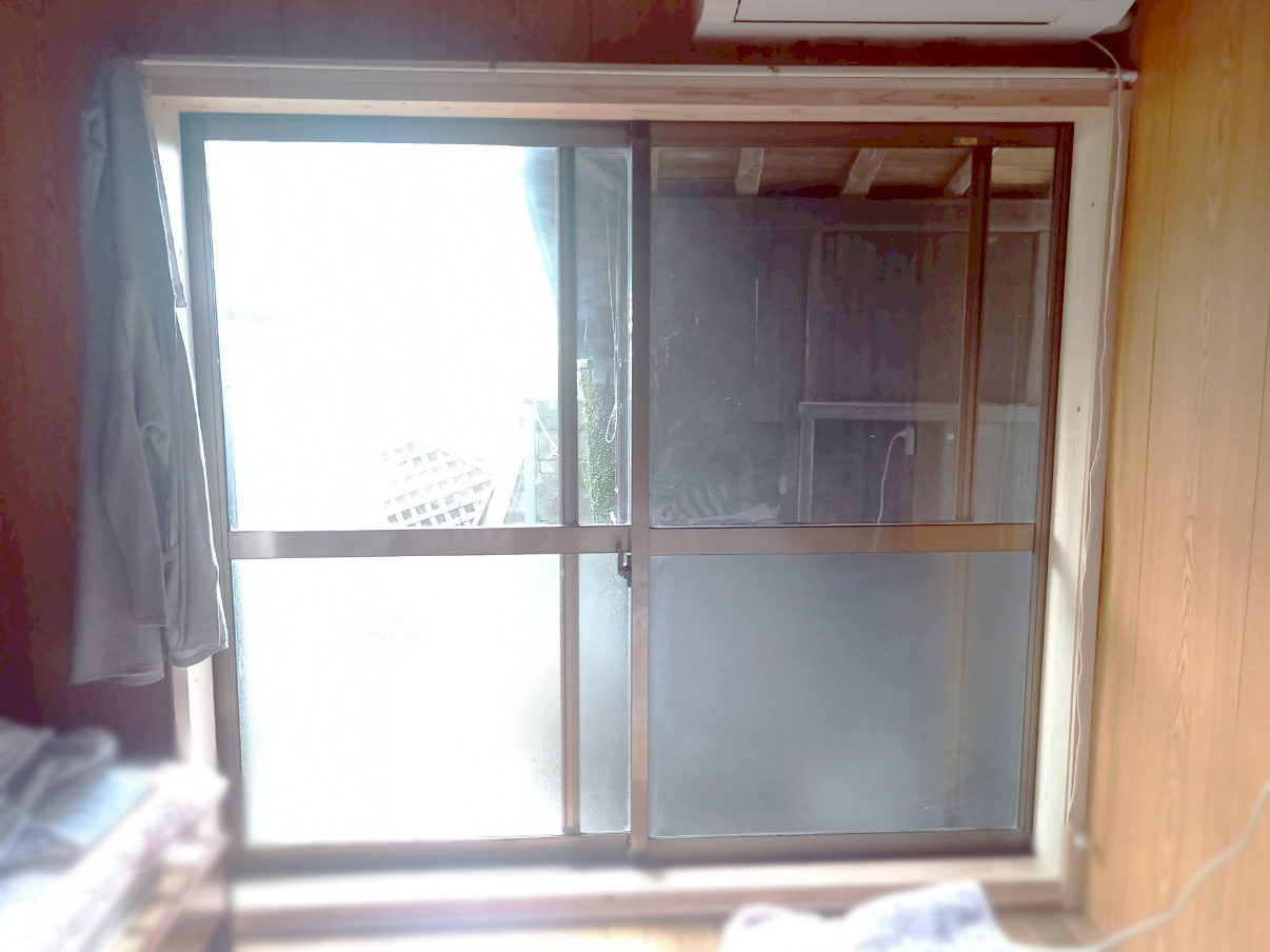 内窓設置前の掃き出し窓