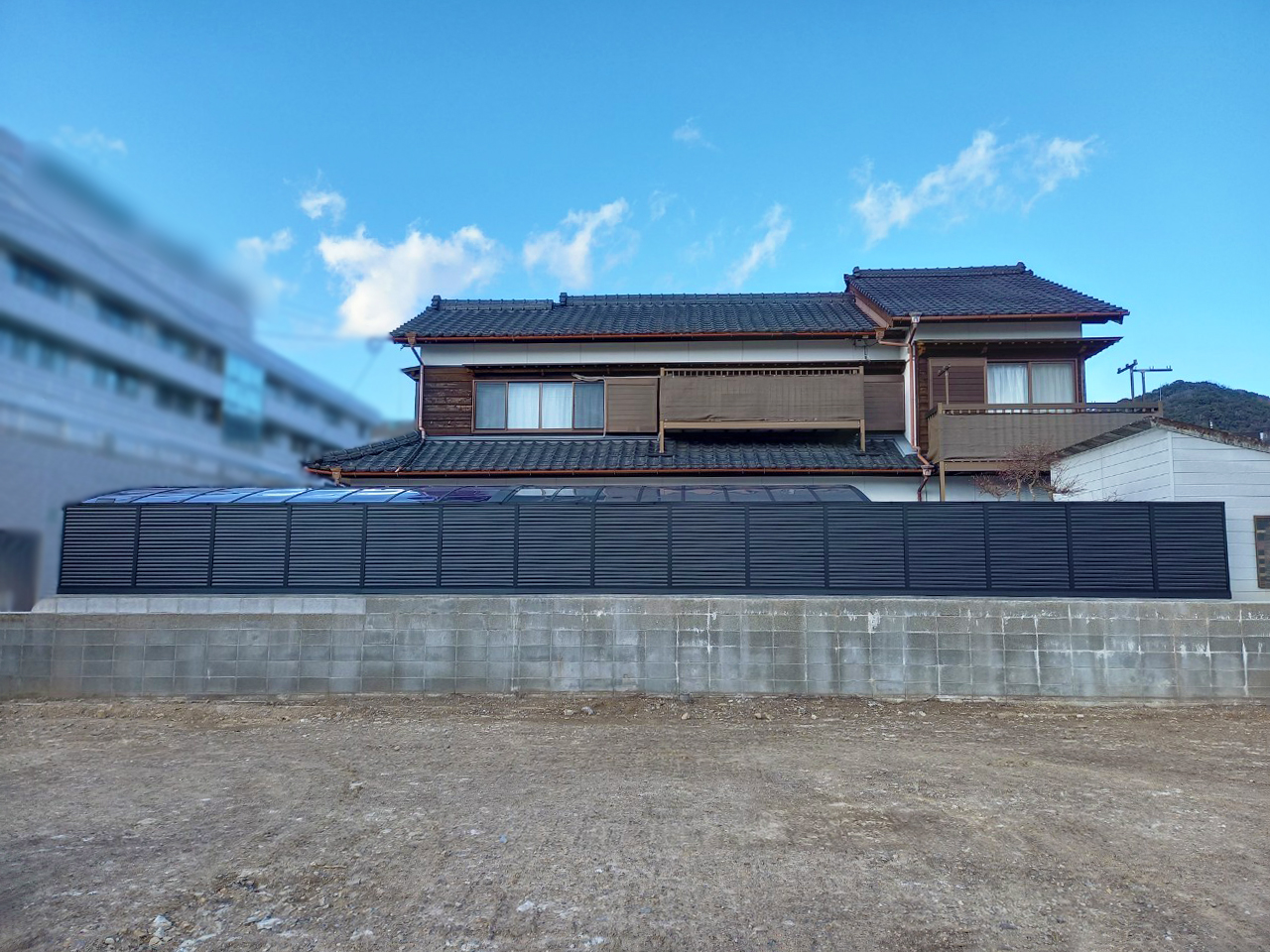新しく設置した目隠しフェンス（全体像）