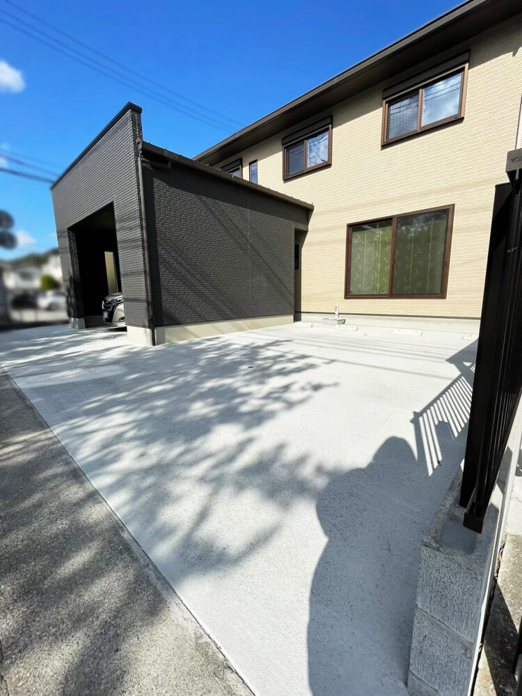 新築外構工事(土間コンクリート打設をした駐車スペース)