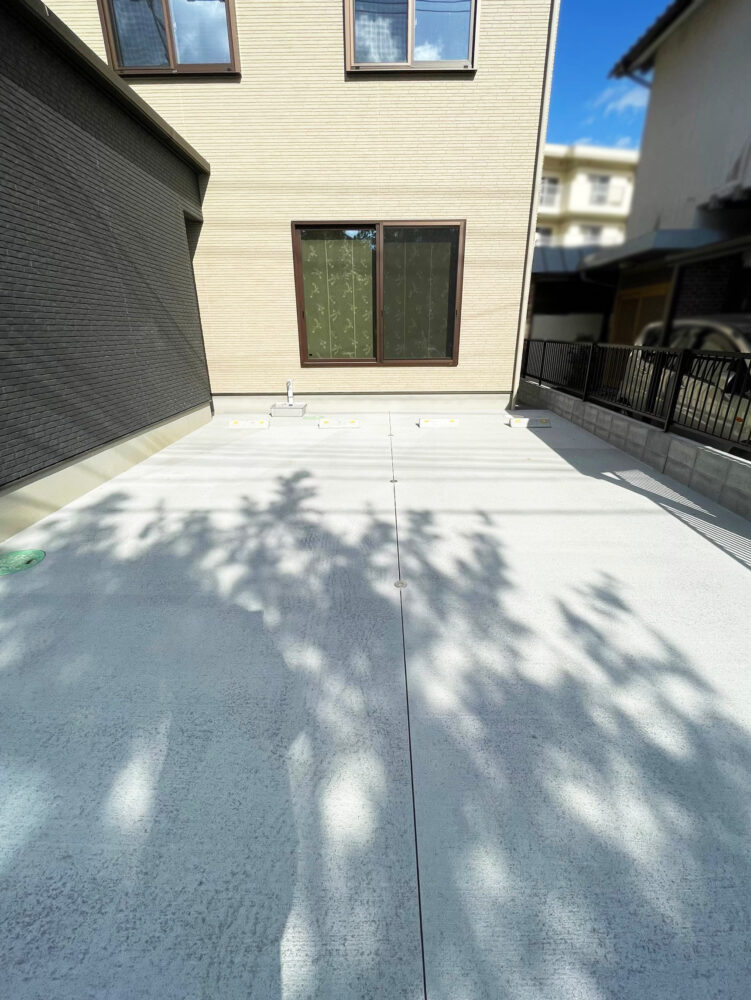 新築外構工事(土間コンクリート打設をした駐車スペース)