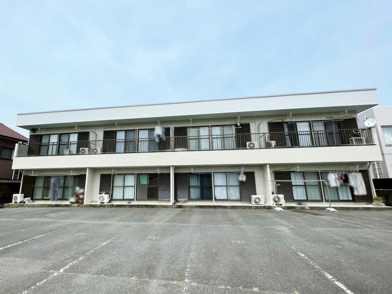 外壁改修工事で綺麗になったアパートの外観