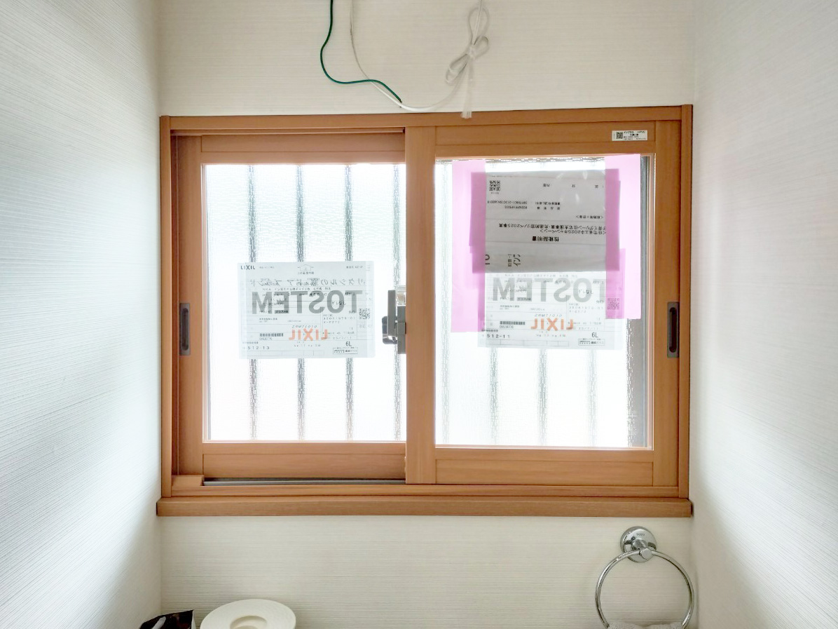 内窓を設置した集合住宅のトイレ