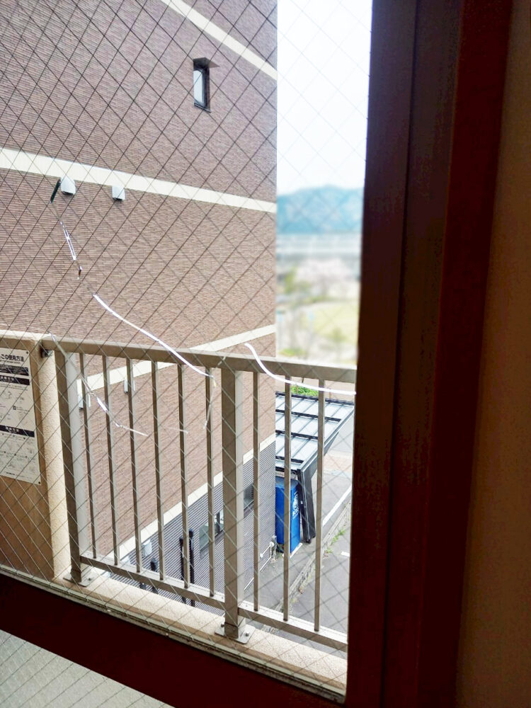 ヒビが入ってしまったマンションの防犯ガラス