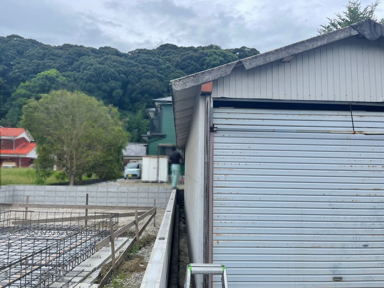スレート屋根カット前画像