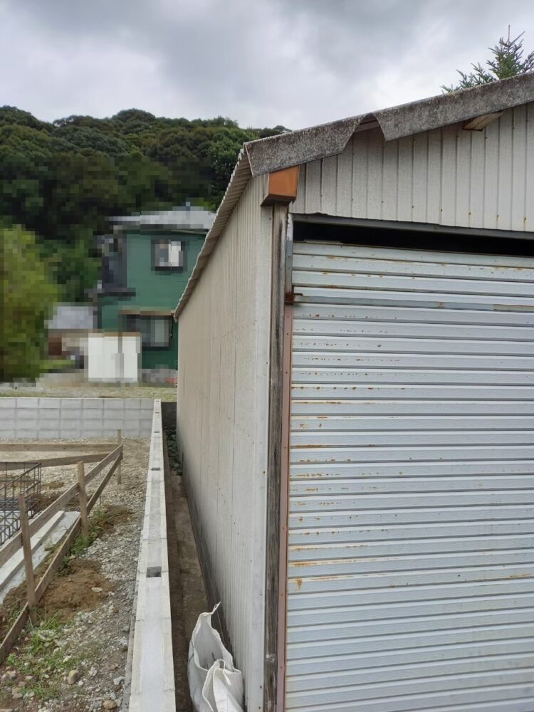 スレート屋根をカットした後の画像